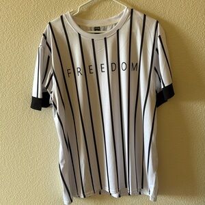 SHEIN XL WHITE AND BLACK STRIPES SHIRT